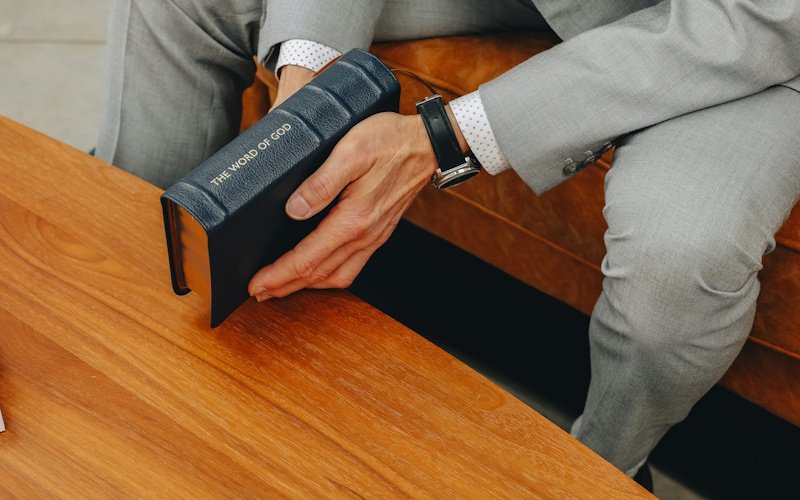 Featured image for “RENDAH HATI”